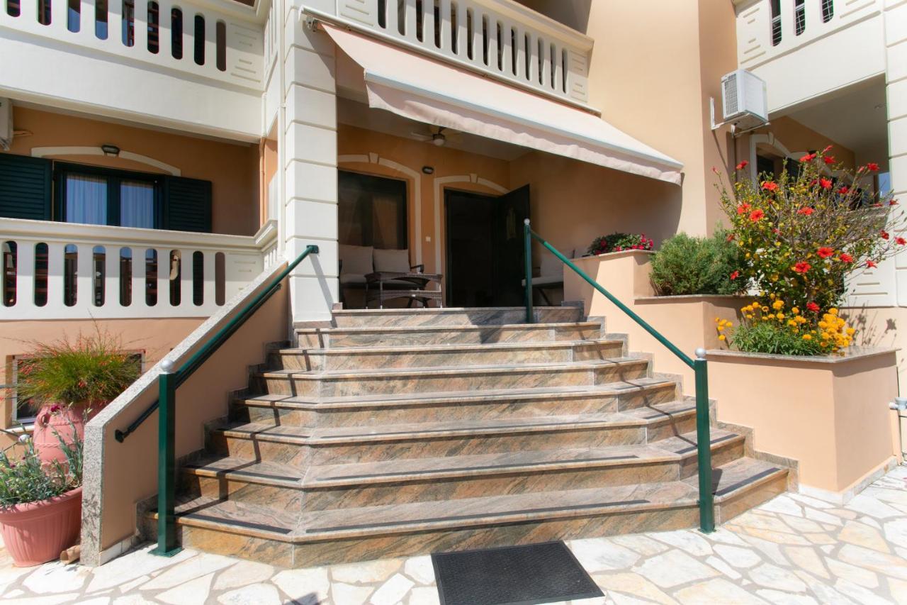Lady Elena Hotel Ammoudia Exteriör bild